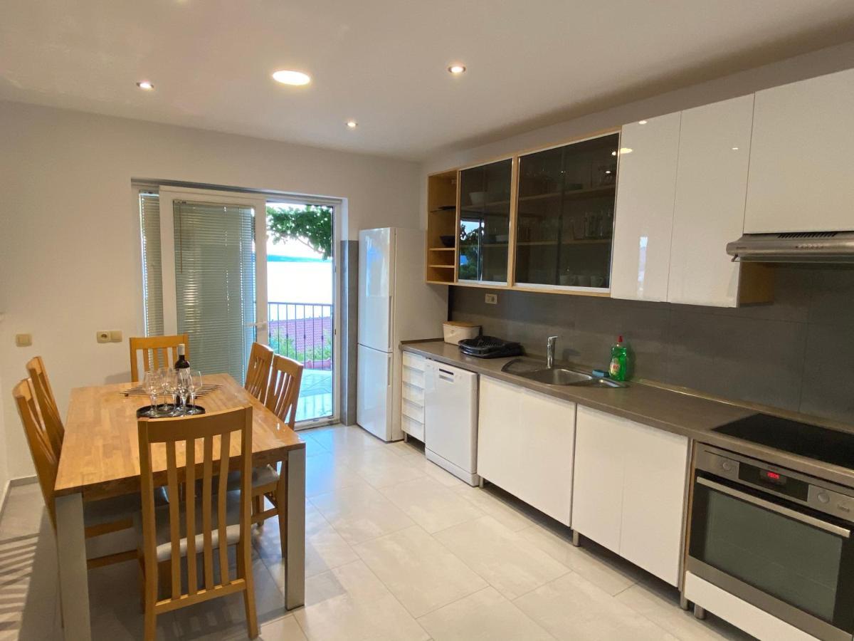 Apartmani Mateo Omis Exterior photo